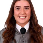 Graduada en periodismo, tengo 22 años y puedo dar clase de primaria